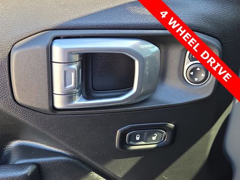 Used 2022 Jeep Wrangler Unlimited Rubicon 4xe image 12