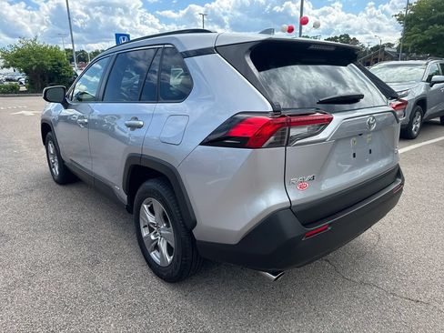 Used 2025 Toyota RAV4 XLE AWD/4WD image 5