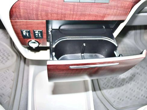 Used 2011 Toyota Sienna Limited image 19