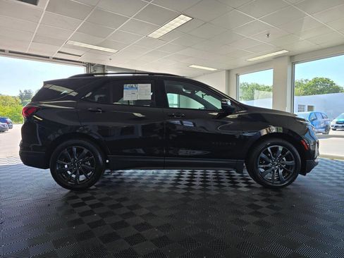Used 2022 Chevrolet Equinox RS w/ RS Leather Package FWD image 2