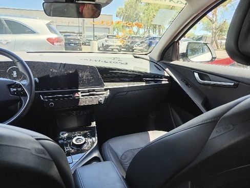 Used 2023 Kia Niro Wind FWD image 16