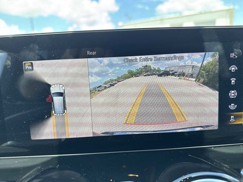 Used 2022 Mercedes-Benz GLB 250 image 31