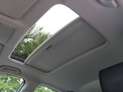Used 2018 Honda Accord Touring image 30