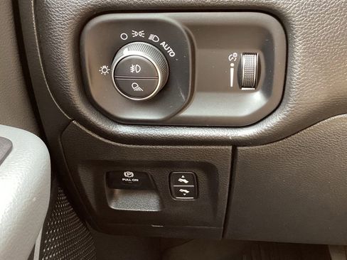 Used 2023 RAM 1500 Big Horn AWD/4WD image 28