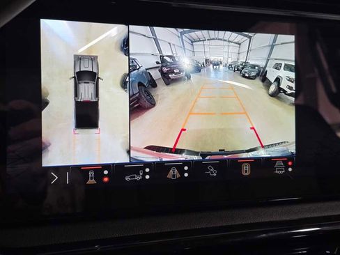 Used 2025 GMC Sierra 2500 AT4 w/ AT4 Premium Plus Package image 19