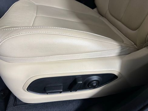 Used 2022 Jeep Grand Cherokee Limited 4xe w/ Luxury Tech Group II image 24