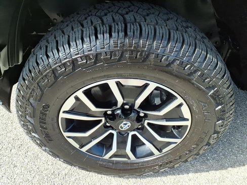 Used 2023 Toyota Tacoma TRD Sport w/ Technology Package AWD/4WD image 8