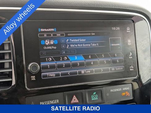 Used 2018 Mitsubishi Outlander SEL image 25