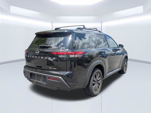 Used 2022 Nissan Pathfinder SV AWD/4WD image 3