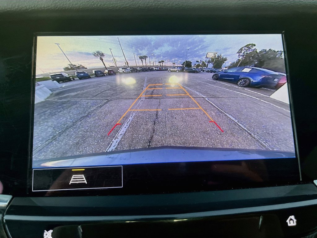 Used 2025 Cadillac XT6 Premium Luxury AWD/4WD image 14