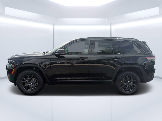 New 2027 Jeep Grand Cherokee Altitude AWD/4WD image 6