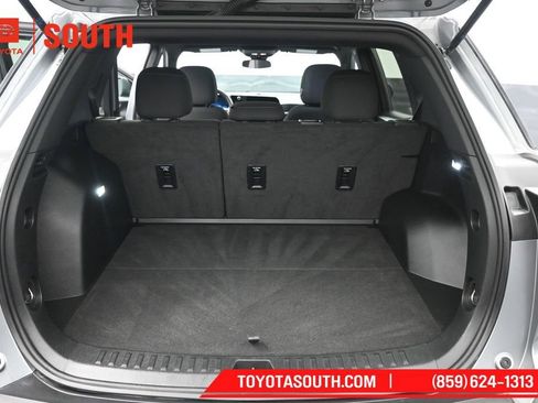 Used 2025 Chevrolet Equinox LT AWD/4WD image 28