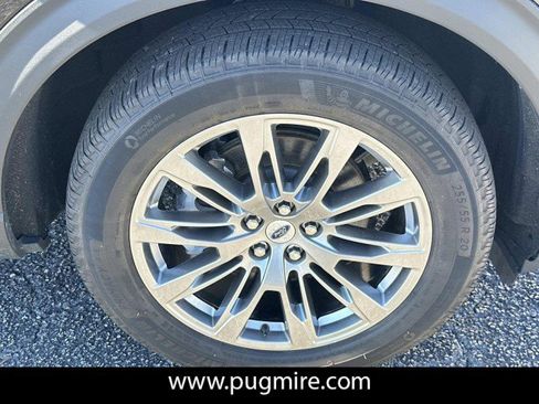 Used 2025 Ford Explorer Active w/ Active Comfort Package image 12