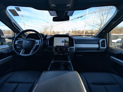 Used 2022 Ford F350 Lariat w/ Lariat Ultimate Package image 2