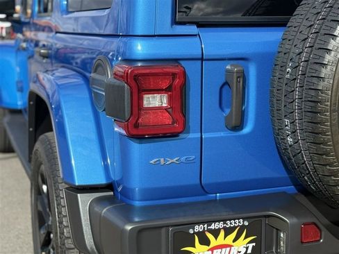 Used 2023 Jeep Wrangler Sahara w/ Cold Weather Group image 15
