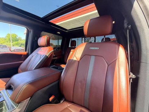 Used 2022 Ford F250 Platinum w/ FX4 Off-Road Package image 31