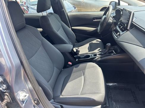 Used 2020 Toyota Corolla LE FWD image 19