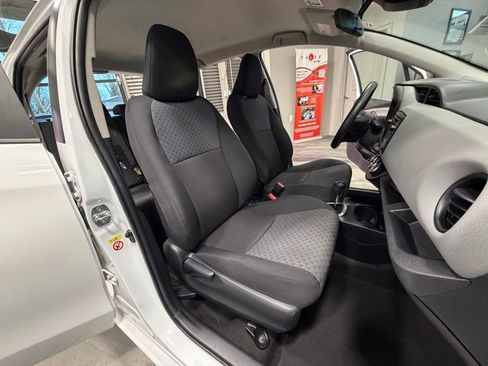 Used 2017 Toyota Yaris L FWD image 4