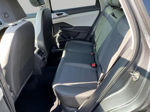 New 2025 Volkswagen Taos SE image 25