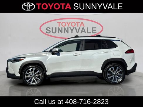 Used 2023 Toyota Corolla Cross XLE image 7