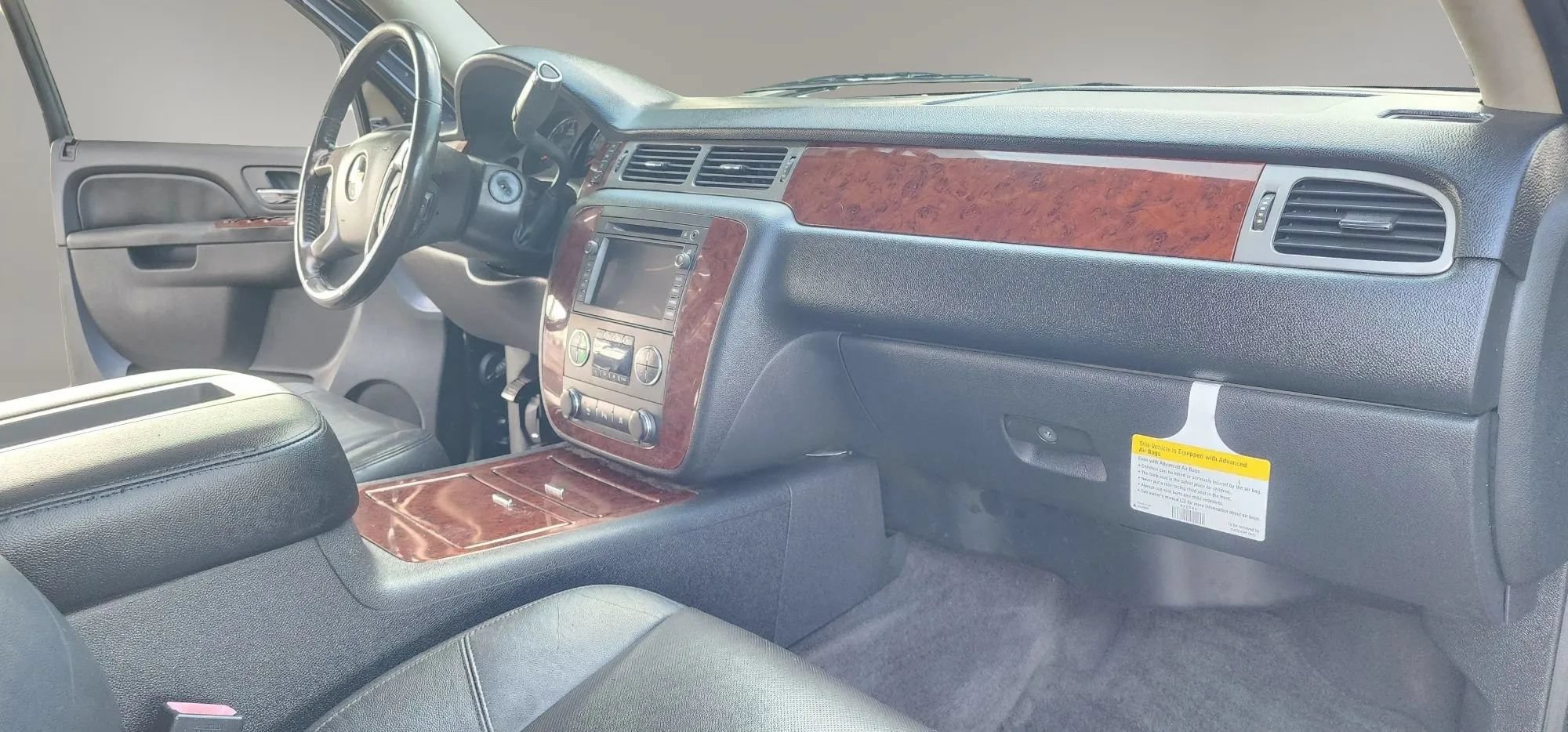 Used 2011 Chevrolet Avalanche LTZ AWD/4WD image 23