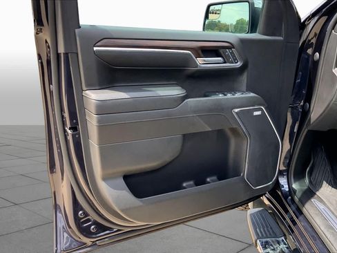 Used 2023 GMC Sierra 1500 SLT AWD/4WD image 21