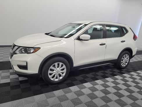Used 2019 Nissan Rogue S FWD image 2