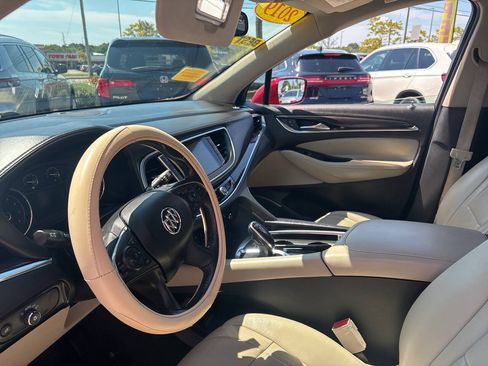 Used 2019 Buick Enclave Essence AWD/4WD image 10