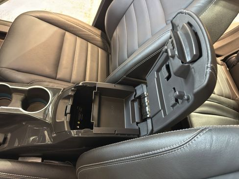 Used 2015 Ford Escape Titanium FWD image 19