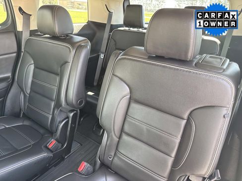 Used 2023 GMC Acadia Denali w/ Denali Technology Package image 14