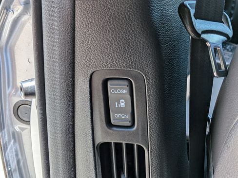 Used 2019 Honda Odyssey Touring image 17