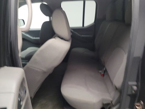 Used 2014 Nissan Frontier SV w/ SV Value Truck Package RWD image 18
