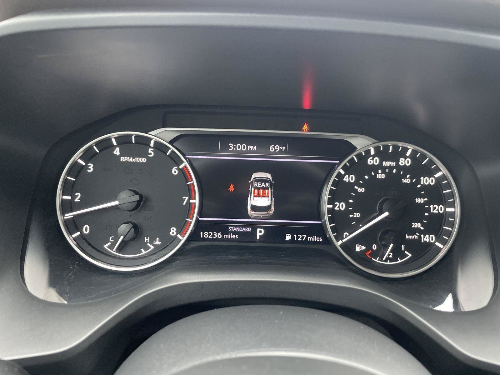 Used 2023 Nissan Rogue SV FWD image 2