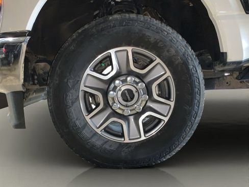 Used 2023 Ford F250 Lariat w/ Lariat Ultimate Package AWD/4WD image 28