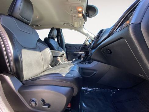 Used 2022 Jeep Cherokee Latitude Lux w/ Mopar Interior Package image 15