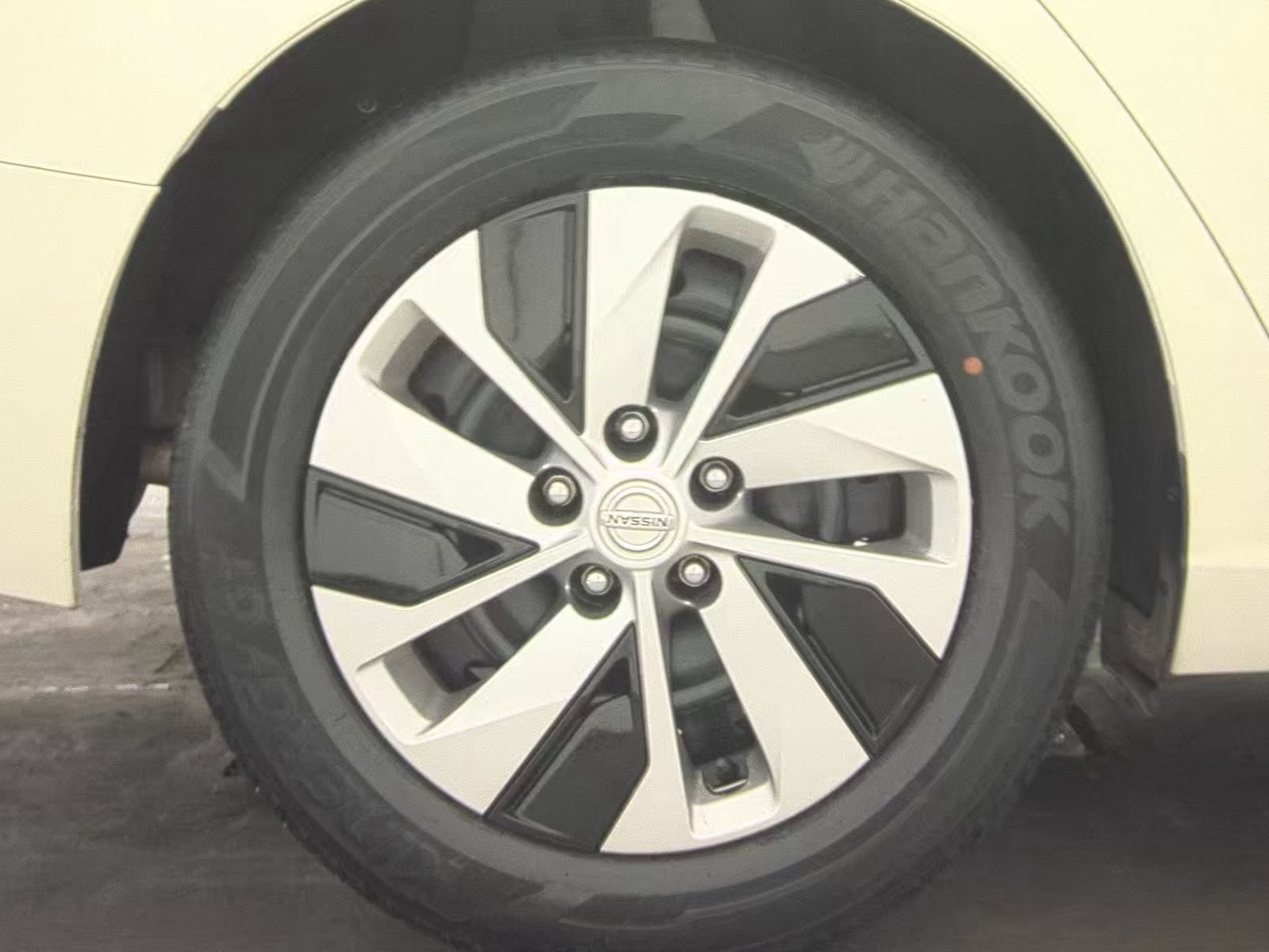 Used 2022 Nissan Altima 2.5 S FWD image 11