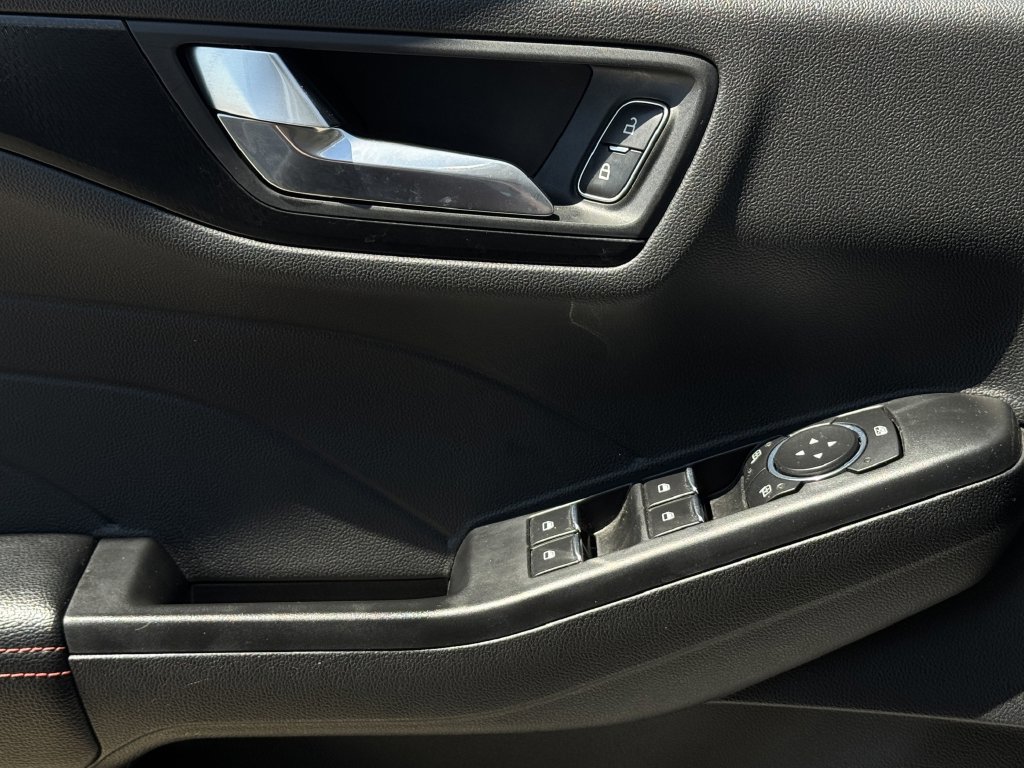 Used 2022 Ford Escape SEL w/ SEL Stealth AWD Package image 23