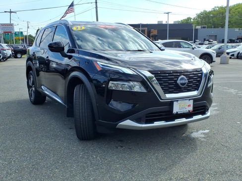 Certified 2023 Nissan Rogue Platinum w/ Platinum Premium Package AWD/4WD image 3