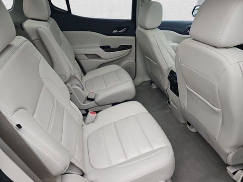 Used 2023 GMC Acadia Denali w/ Denali Ultimate Package image 11