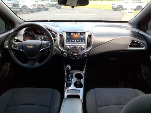 Used 2018 Chevrolet Cruze LT w/ Sun And Sound Package FWD image 13