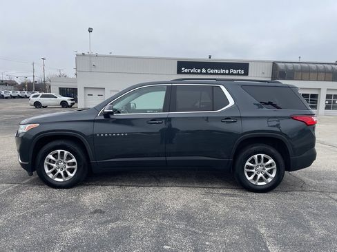 Used 2020 Chevrolet Traverse LT image 2