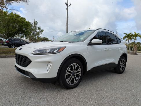 Used 2022 Ford Escape SEL FWD image 8