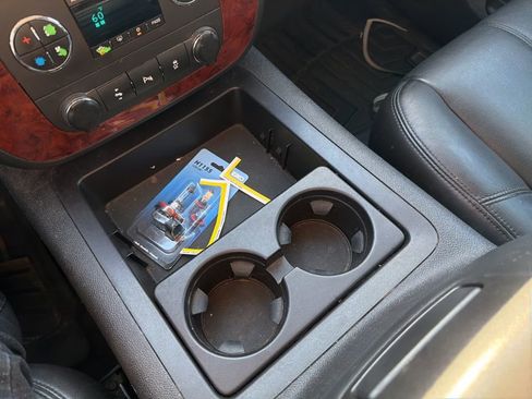 Used 2012 Chevrolet Suburban LT w/ Luxury Package image 24