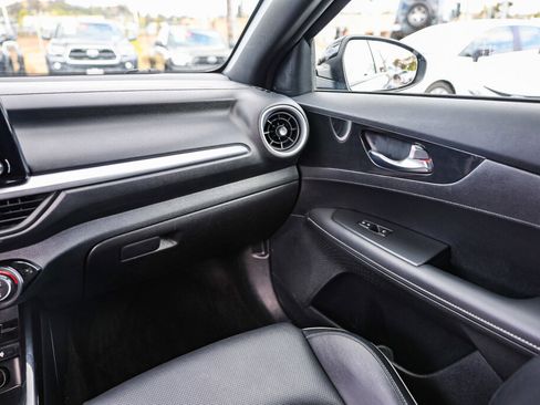 Used 2024 Kia Forte GT-Line w/ GT-Line Premium Package FWD image 5