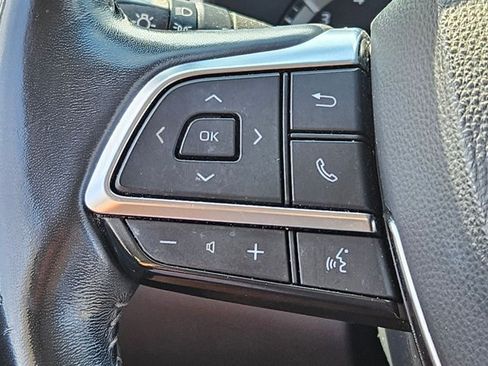 Used 2020 Toyota Highlander XLE FWD image 14