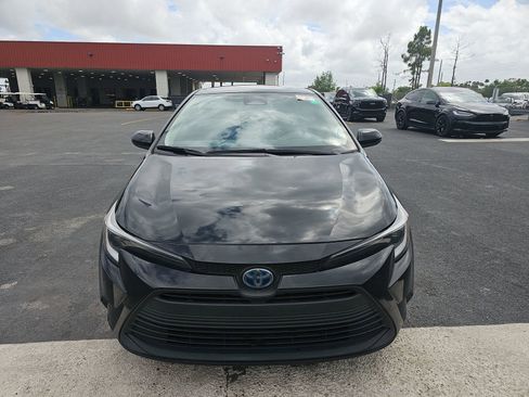 Used 2024 Toyota Corolla LE image 2