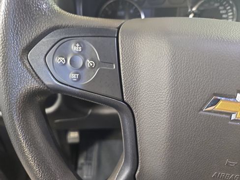 Used 2018 Chevrolet Silverado 1500 Custom w/ Custom Value Package AWD/4WD image 20