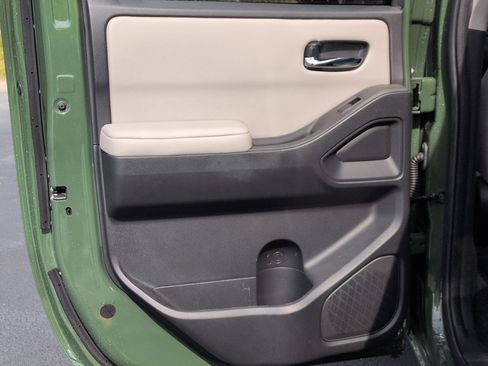 Certified 2025 Nissan Frontier SV w/ SV Convenience Package RWD image 28
