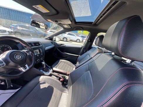 Used 2013 Volkswagen Jetta GLI image 11