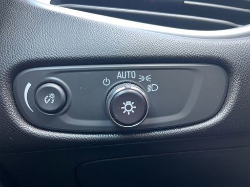 Used 2023 Chevrolet Malibu LT image 30